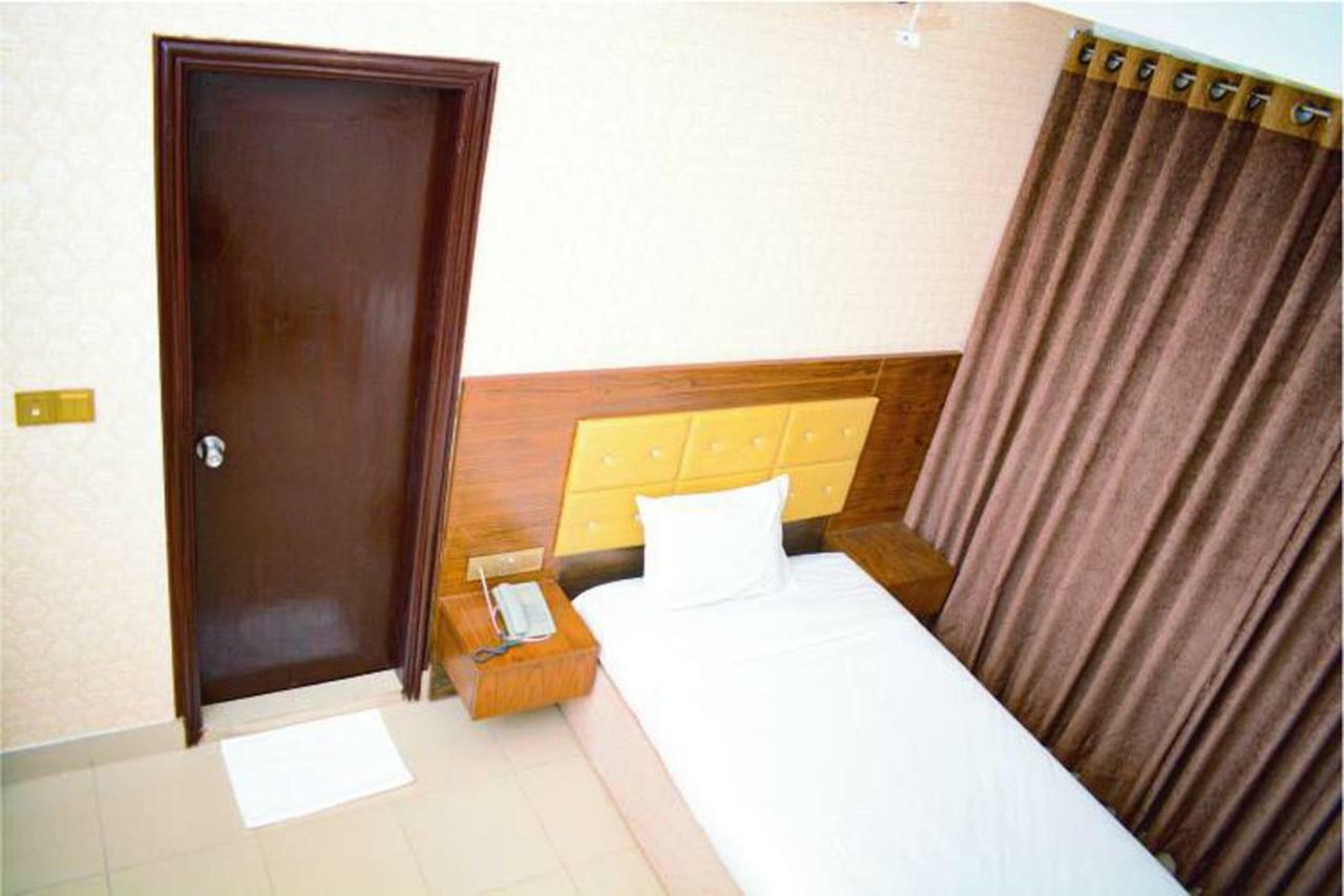The Alina Hotel & Suites Chittagong Exterior photo